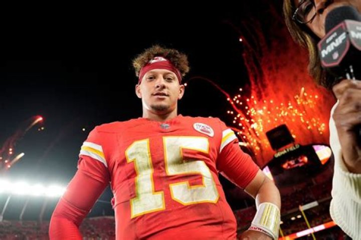 Patrick Mahomes' Daughter Sterling, 5 Months, Visits Dad at Training