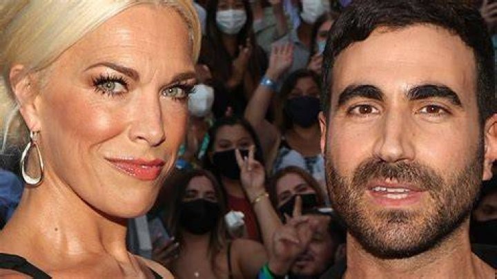 Photo brett goldstein hannah waddingham win for ted lasso at emmys 11