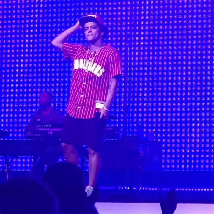 Pin by Jaqueline Rudris on família Bruno mars mother, Bruno mars
