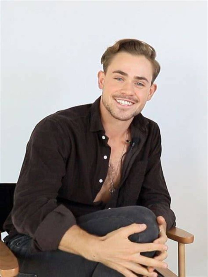 pinterest // sadlittlebean. ☾ Dacre Montgomery, Hubba Hubba, Celebs