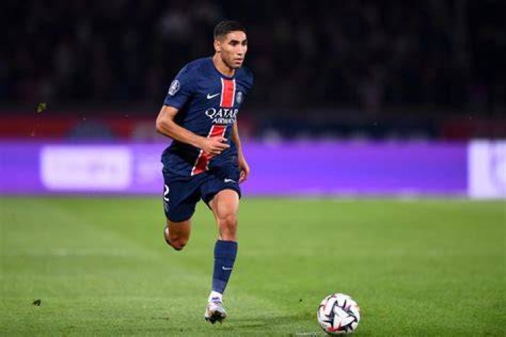 PSG Achraf Hakimi désigné sportif arabe de l’année lors d’une