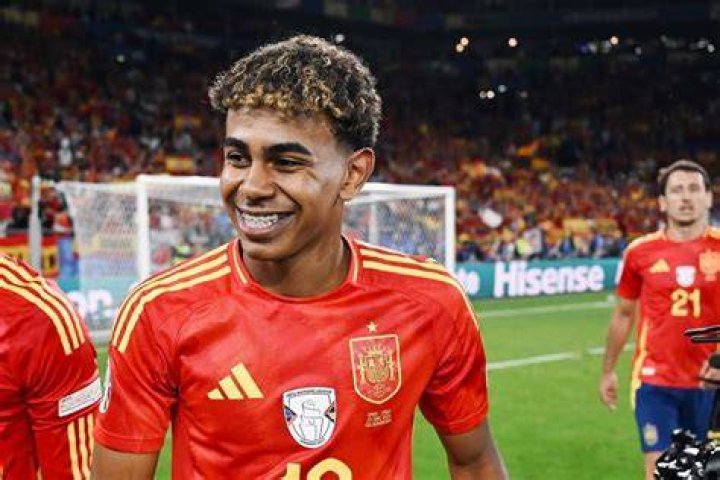 &iquest;Qui&eacute;n es Lamine Yamal, la nueva promesa del FC Barcelona? CNN Video
