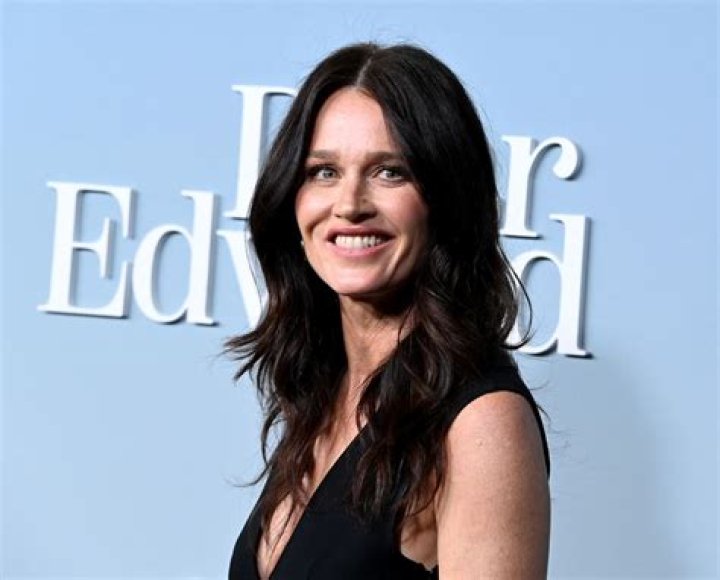 Robin Tunney &ldquo;Dear Edward&rdquo; TV Series Premiere in Los Angeles 01/31