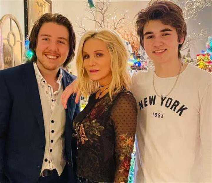 Russell Crowe’s son Charles, 17, graduates high school as proud mum