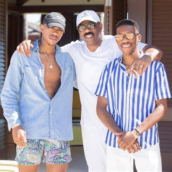 ST.Steve Harvey’s son makes a confession on his show that moves him to