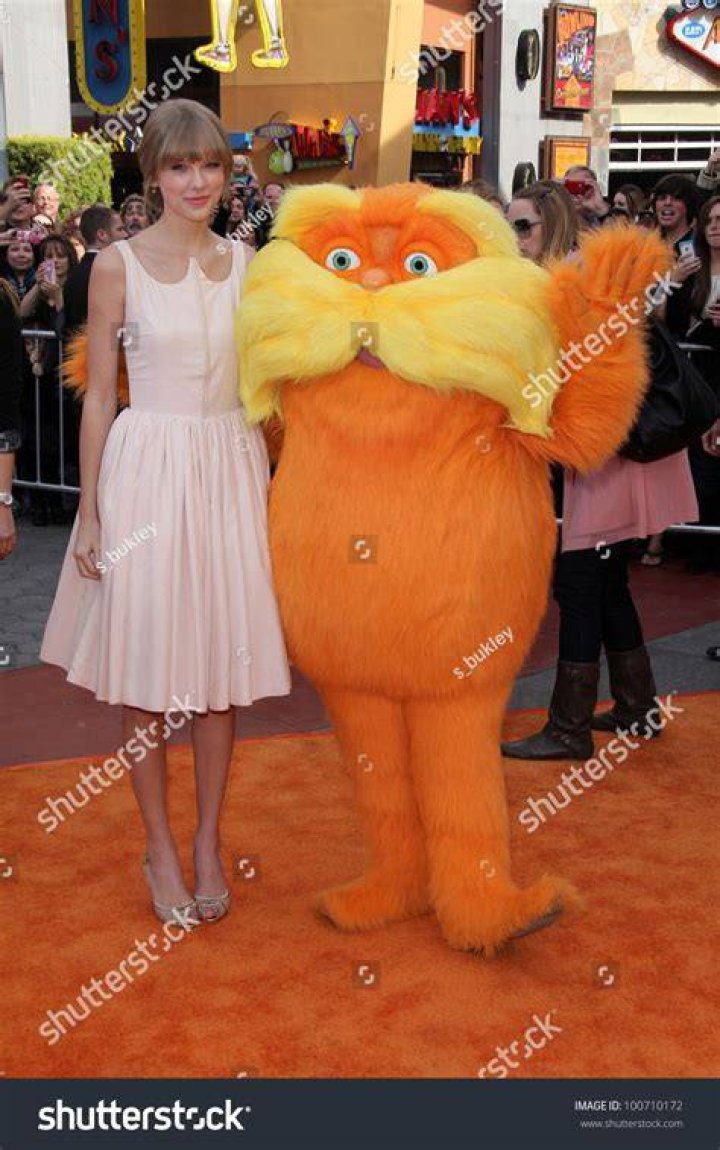Taylor Swift in Dr. Seuss’ The Lorax Movie Desktop Wallpaper