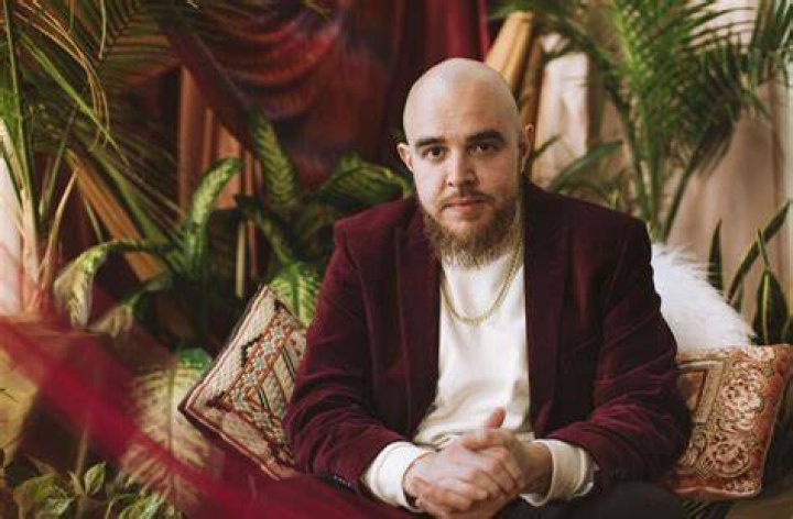The Art Of Fatima Asghari: A Poetic Exploration Of Identity And Diaspora