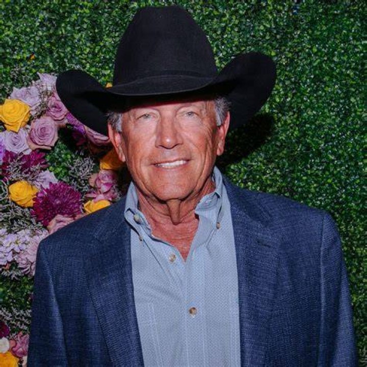 The Definitive Guide: George Strait's Marital History - How Many Times Has He Been Married?