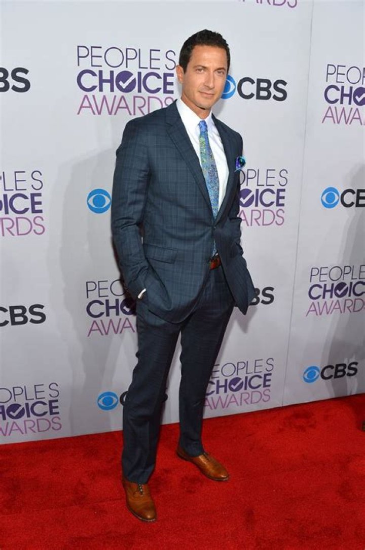 Top +13 Best Sasha Roiz Quotes, inspiration and Motivation with