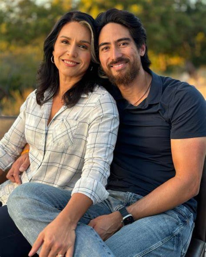Tulsi Gabbard's Husband: A Look At Their Relationship