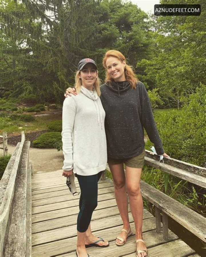 Unveiling Holly Rowe's Marital Status: Discoveries And Insights