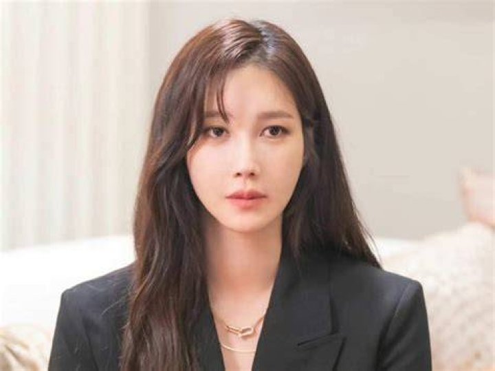 Unveiling Lee Ji-Ah: A Look At Her Life Before Surgery