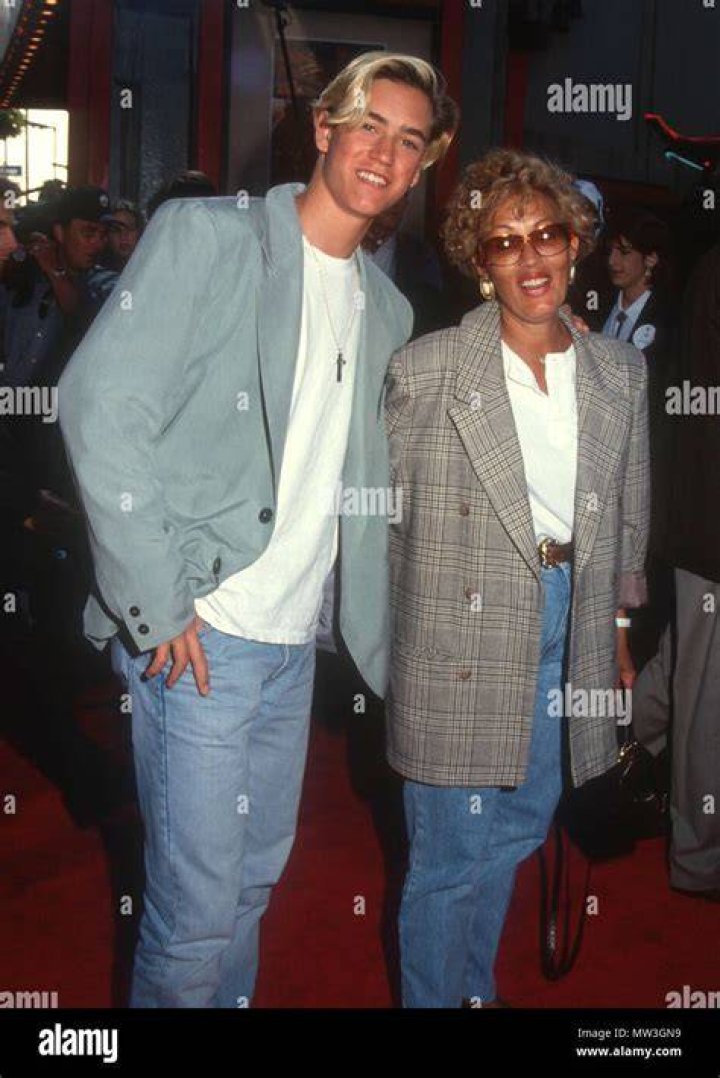 Unveiling Mark-Paul Gosselaar's Family Ties: A Look At His Parents