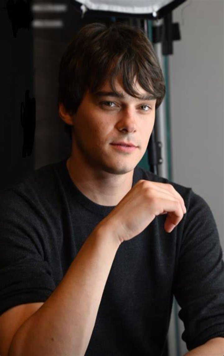 Unveiling The Mystique: Is Mitchell Hope Single?
