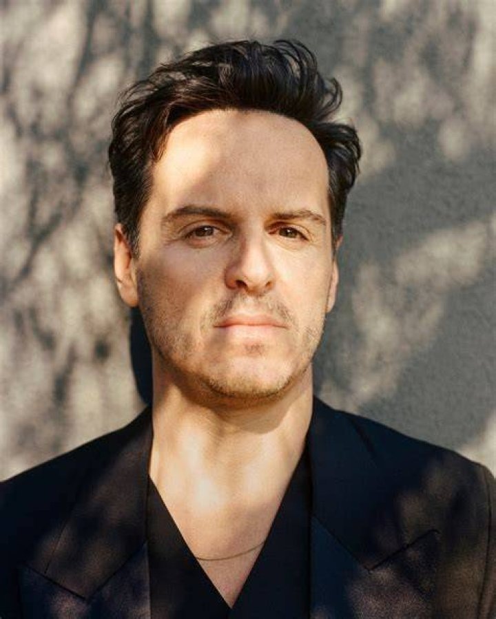 Unveiling The Surprising Truths Behind Andrew Scott's Height