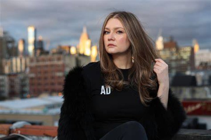 Unveiling The Wealth Of Anna Delvey: Is She Truly Rich?