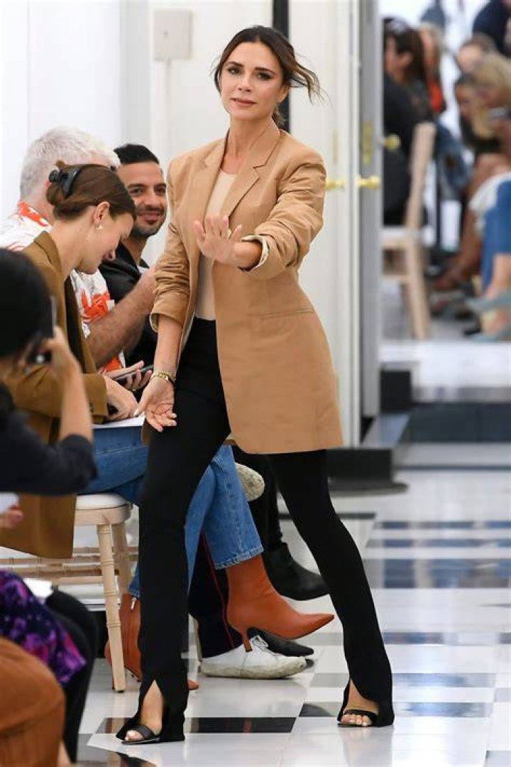 Victoria Beckham Spring/Summer 2019 London Fashion Week Make Up