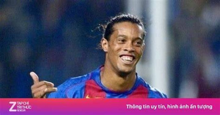 VIDEO Huyền thoại Ronaldinho vẽ "cầu vồng" tuyệt đẹp ở tuổi 42 MOLI Star