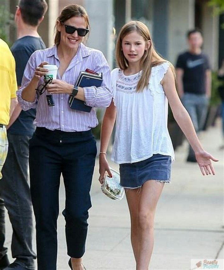 Violet Affleck grew up into a copy of her mother Jennifer Garner