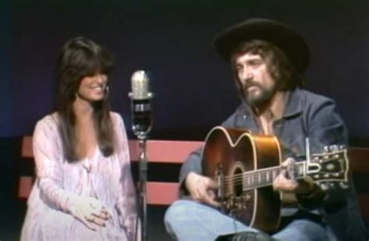Waylon Jennings Singing “Waymore’s Blues” Alongside His Wife Jessi