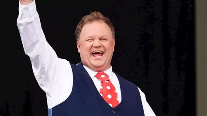 What Is Justin Fletcher‘s Net Worth? All About The Television Star’s