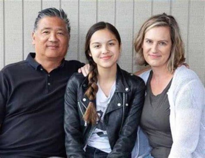 Who Are Olivia Rodrigo Parents Jennifer And Chris Rodrigo?
