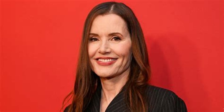 Who Is Geena Davis's Spouse? - A Look At Her Married Life