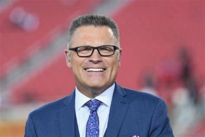 Who is Howie Long's wife Diane Addonizio? The US Sun