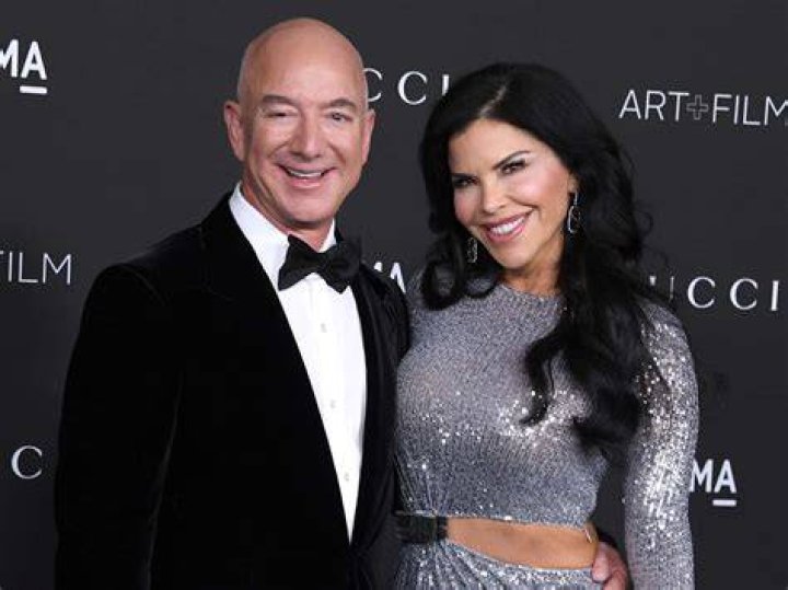 Who Is Lauren Sánchez, Jeffrey Bezos’ Girlfriend?