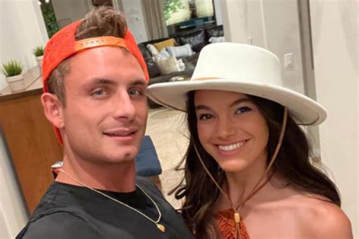Who is the girlfriend of Sam Hartman, Rachel?
