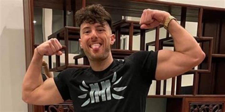 Who is Twitch Streamer Heelmike who got banned on Kick, age, height