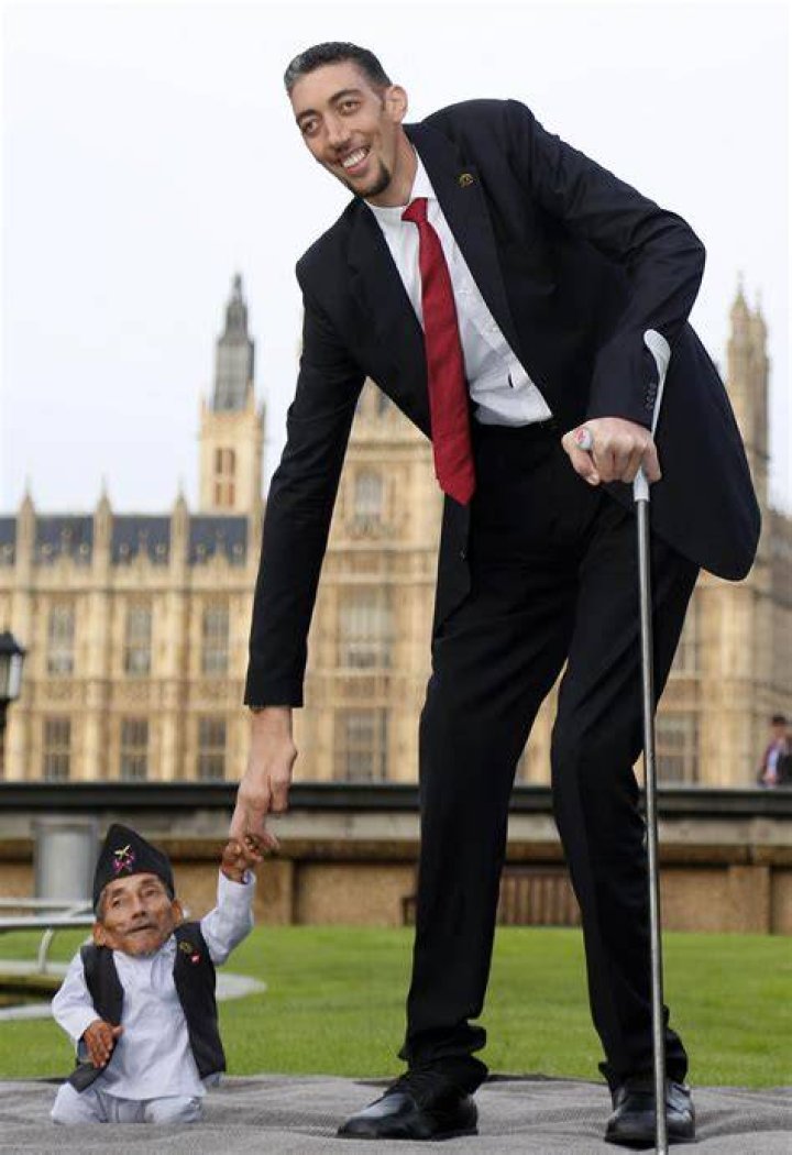 World’s shortest man and woman meet for first time